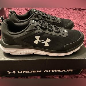 Under Armour Charged shoe